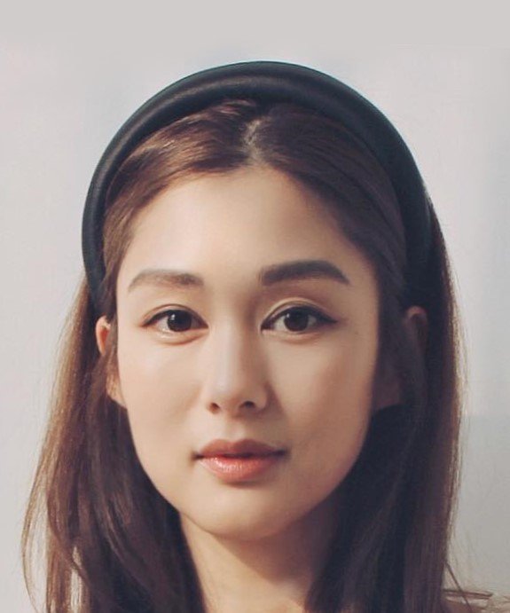 Eliza Sam photo