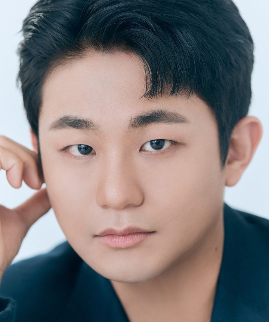 Lee Min Goo photo