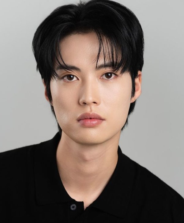 Lee Si Ha photo
