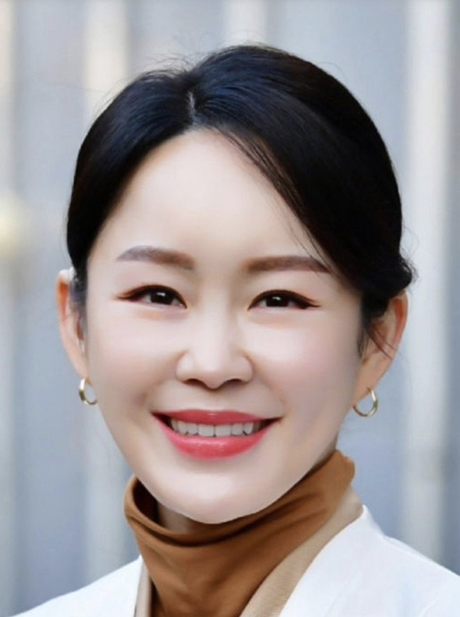 Lee Su Ryeon photo